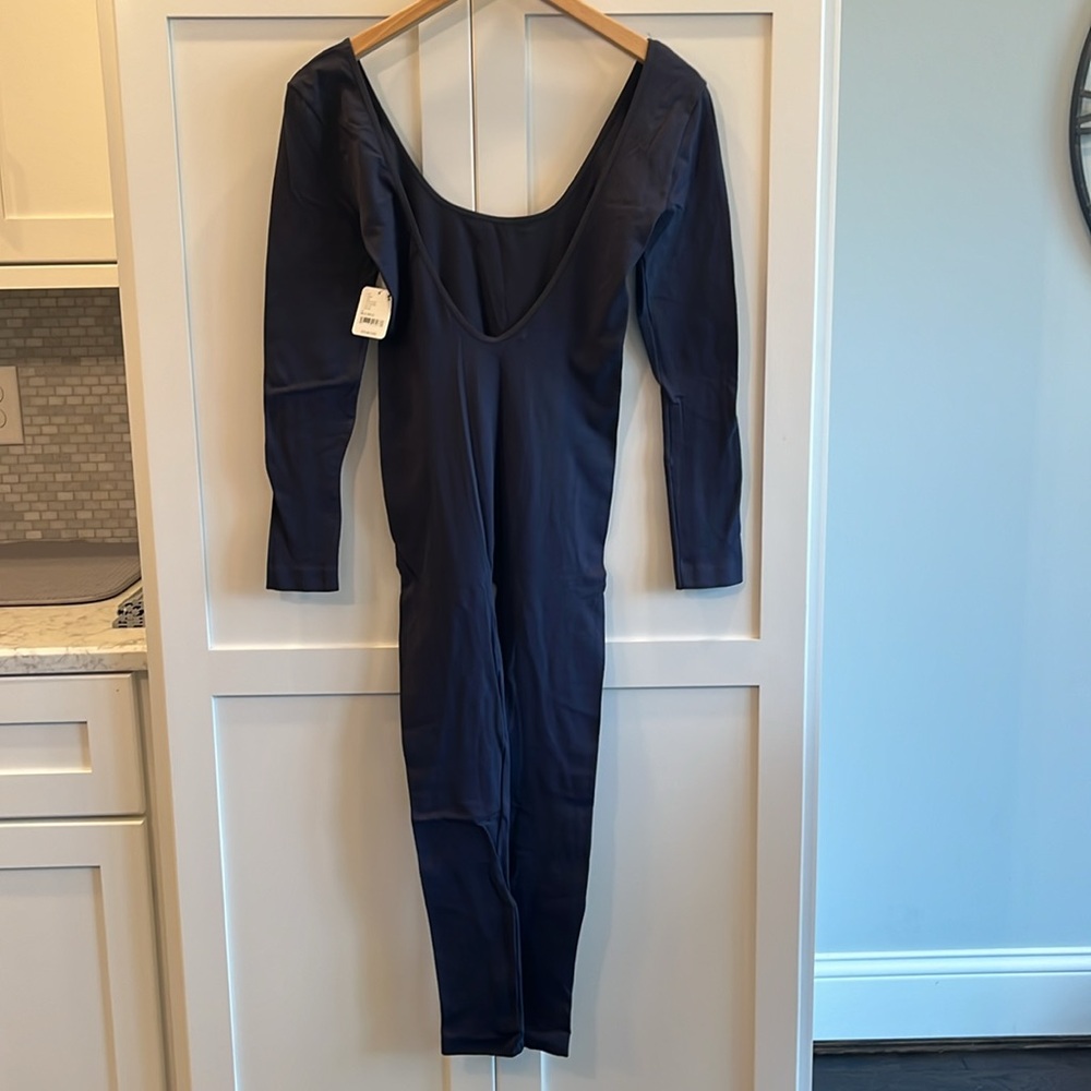 Free People balletcore low back Navy fitted Long Sleeve Catsuit NWT M/L - Picture 3 of 6